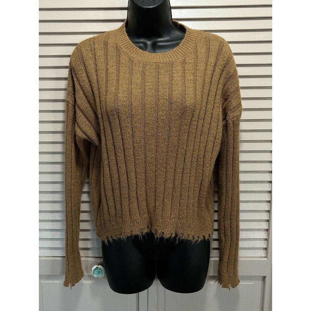 Rue‎ 21 Camel Color Cable Knit Sweater Long Sleeve Raw Hem Size Small Crew Neck